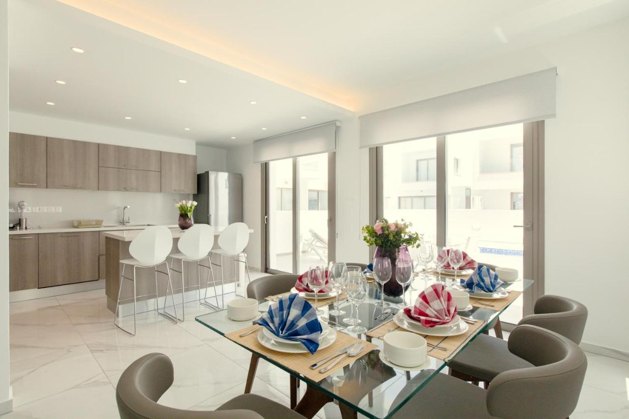 Palm Tree Villas Livadhia 外观 照片