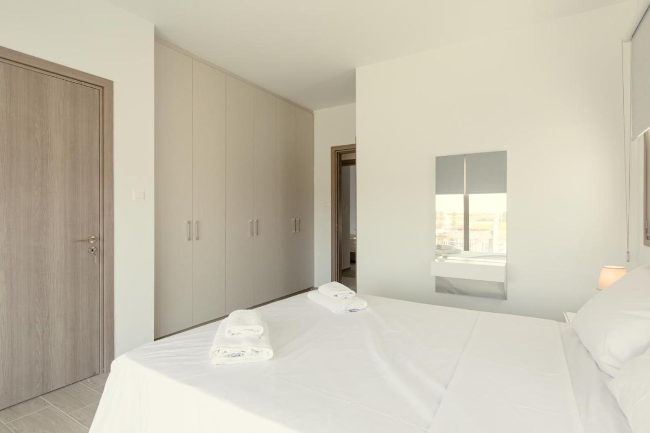 Palm Tree Villas Livadhia 外观 照片
