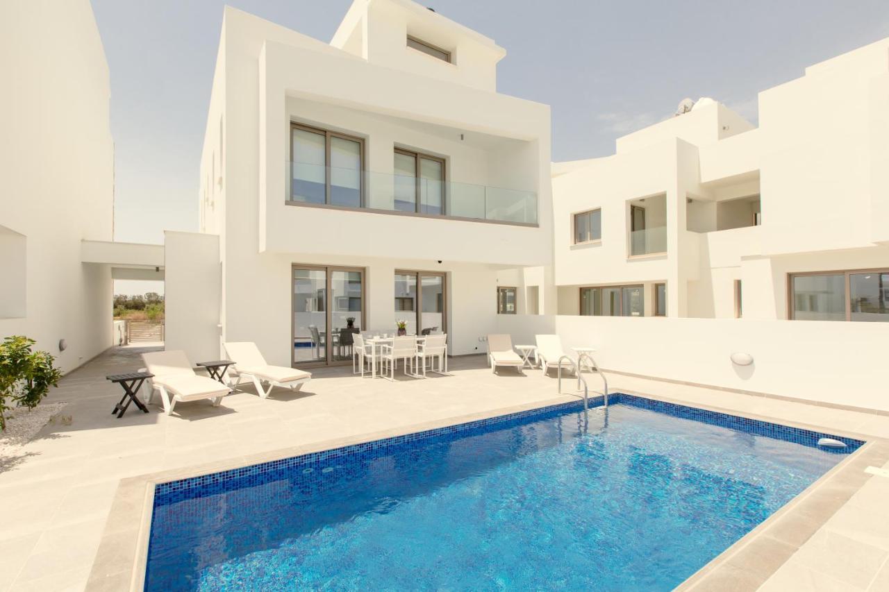 Palm Tree Villas Livadhia 外观 照片