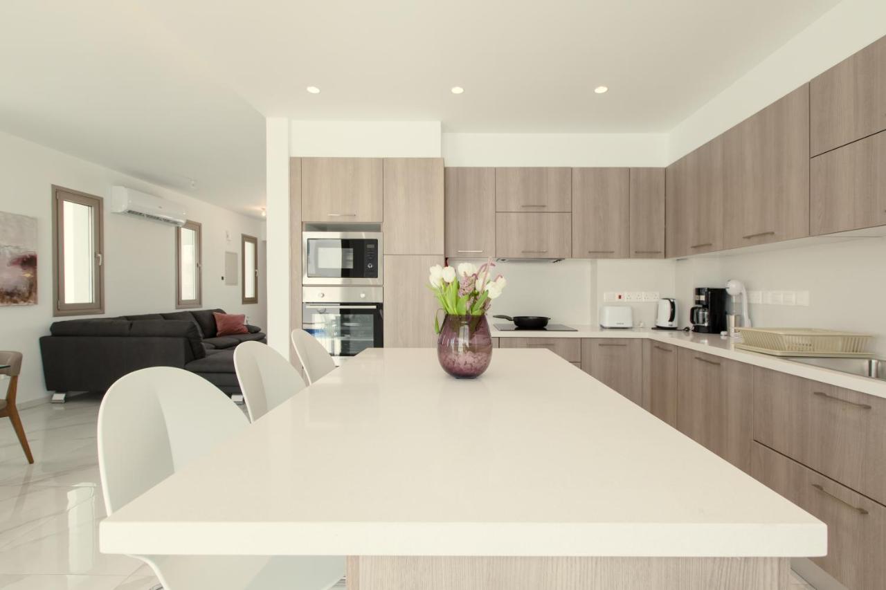Palm Tree Villas Livadhia 外观 照片