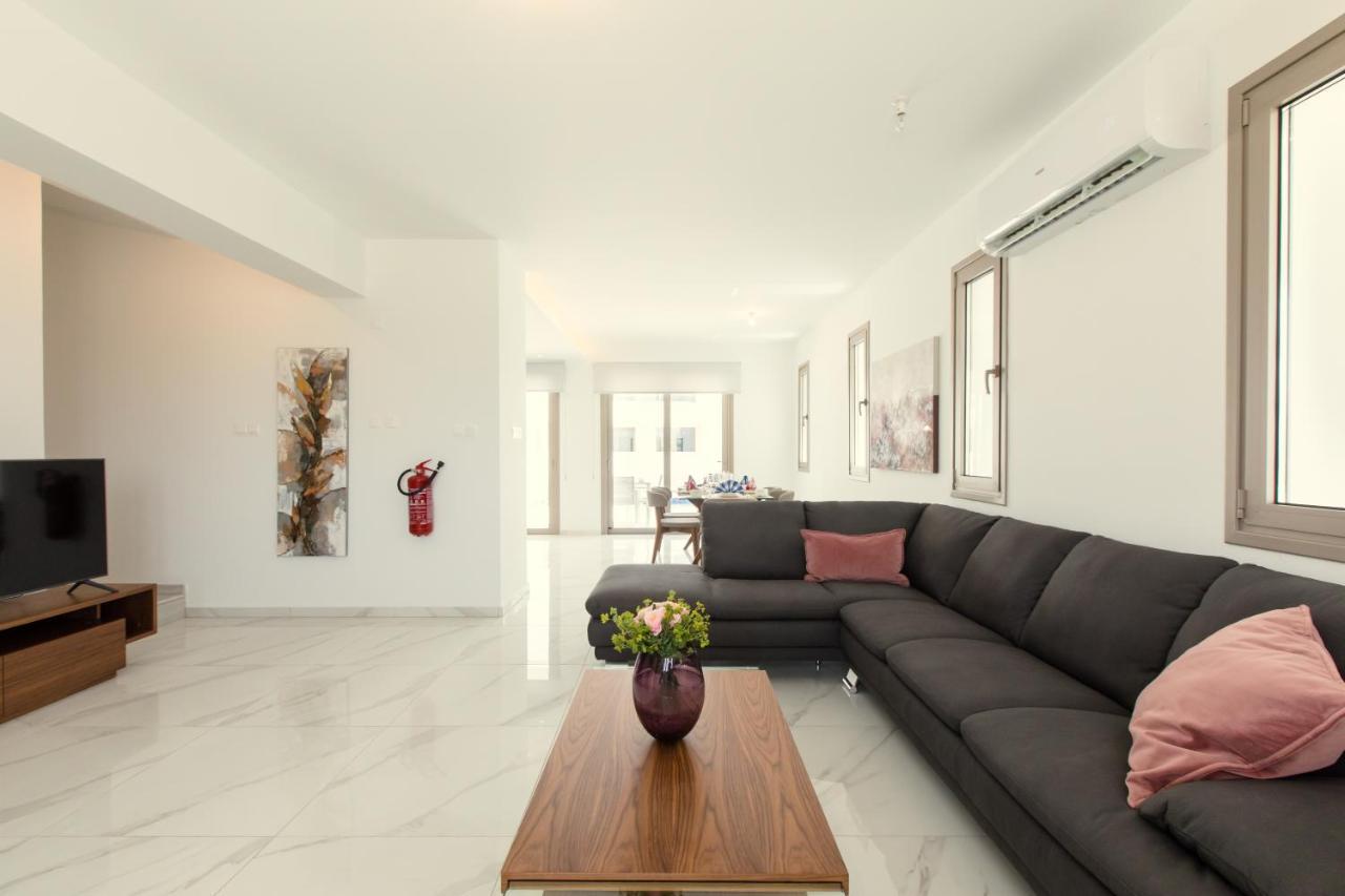 Palm Tree Villas Livadhia 外观 照片