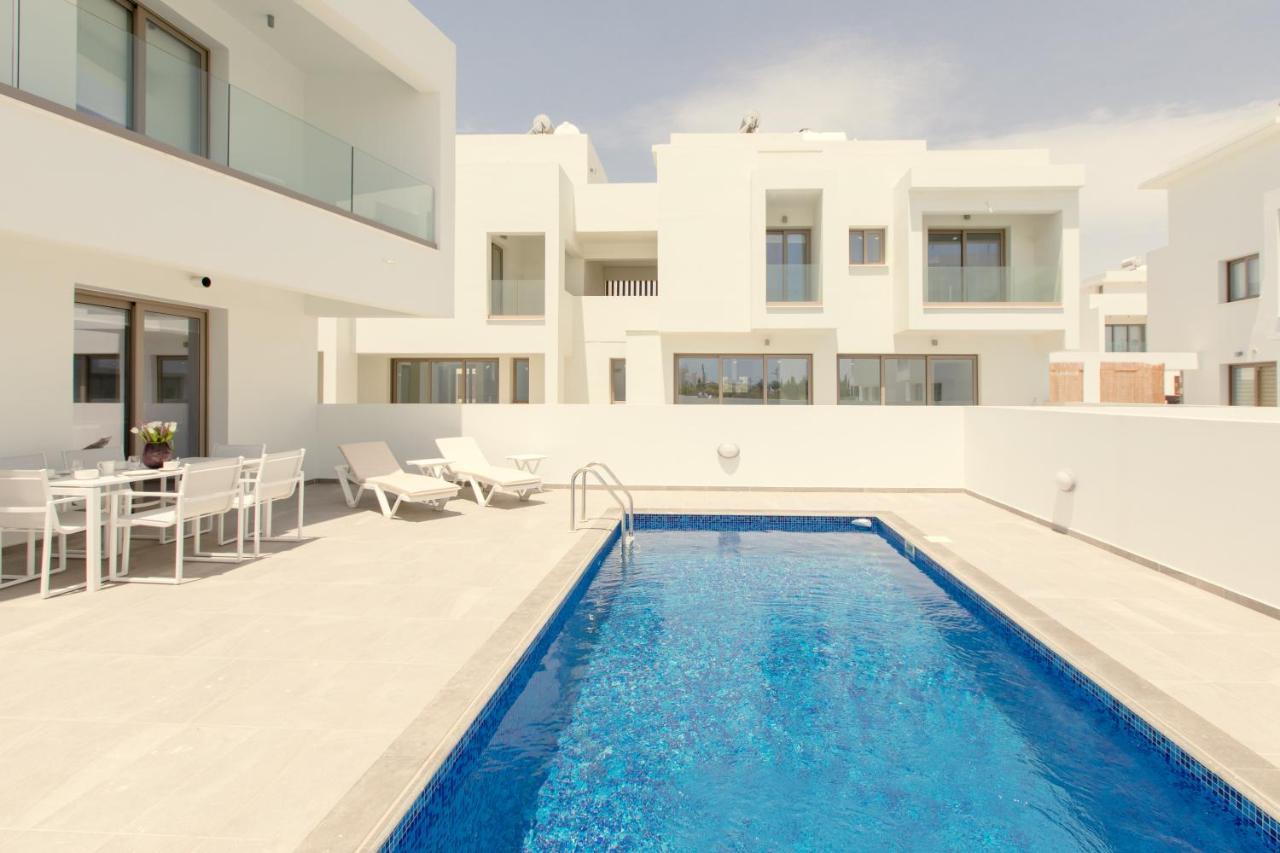 Palm Tree Villas Livadhia 外观 照片